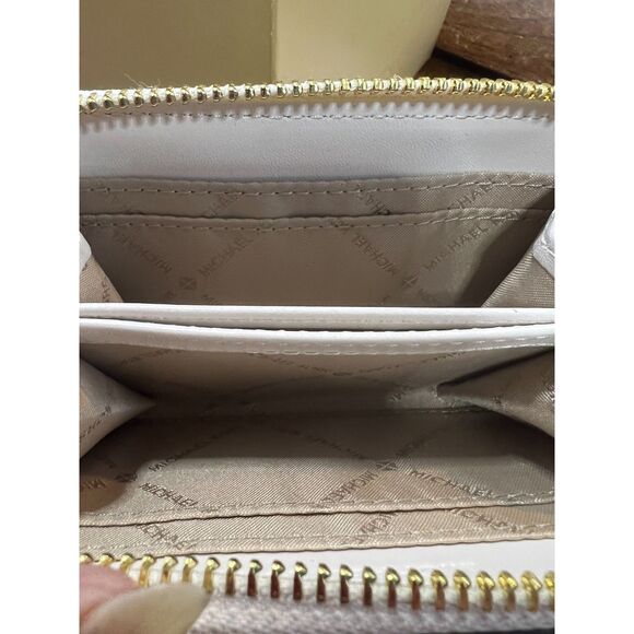 Michael Kors Jet Set Travel Card Case Embossed Leather NWT in Box - Picture 5 of 9